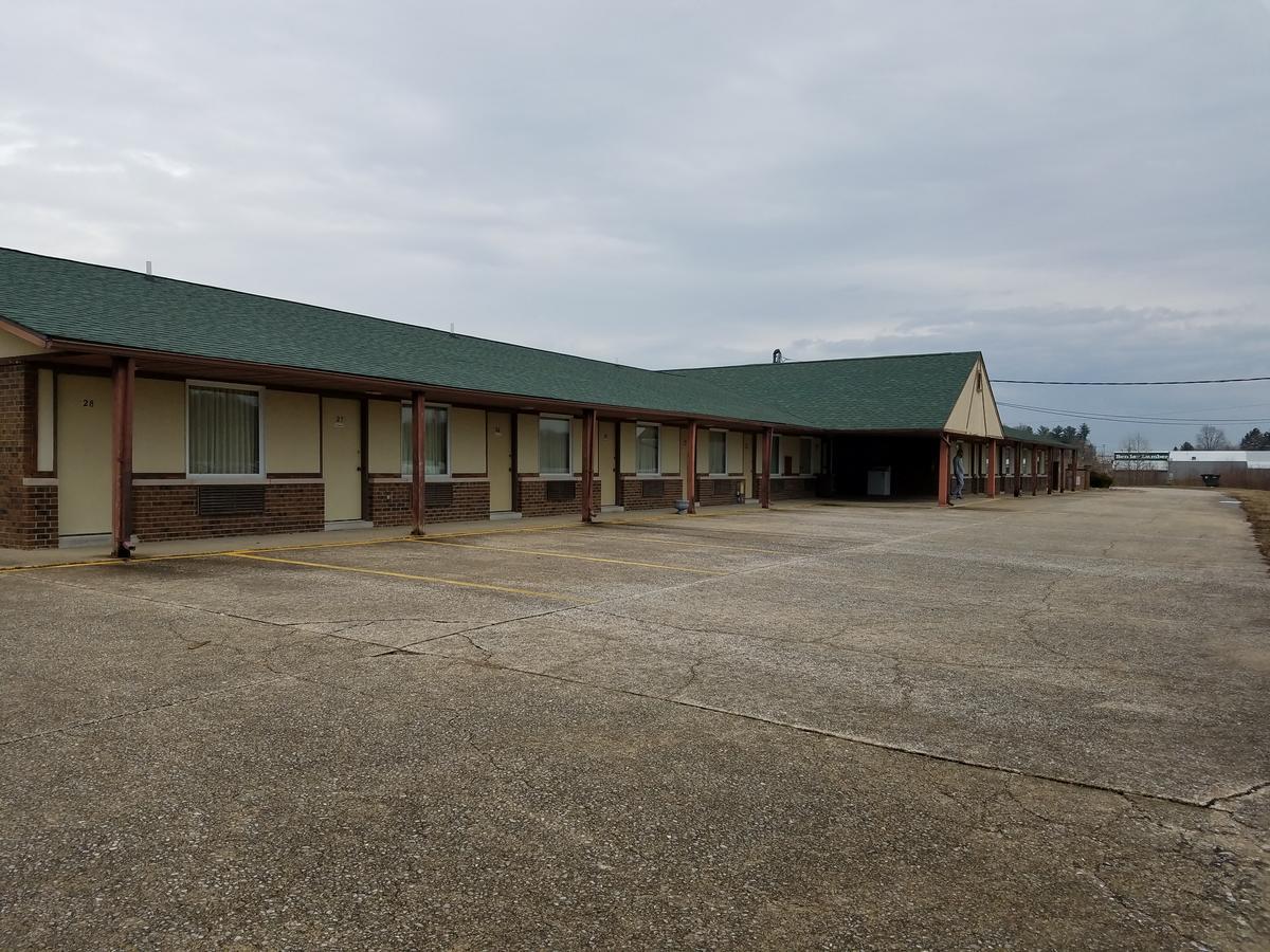 Midwest Inn Paoli Екстериор снимка