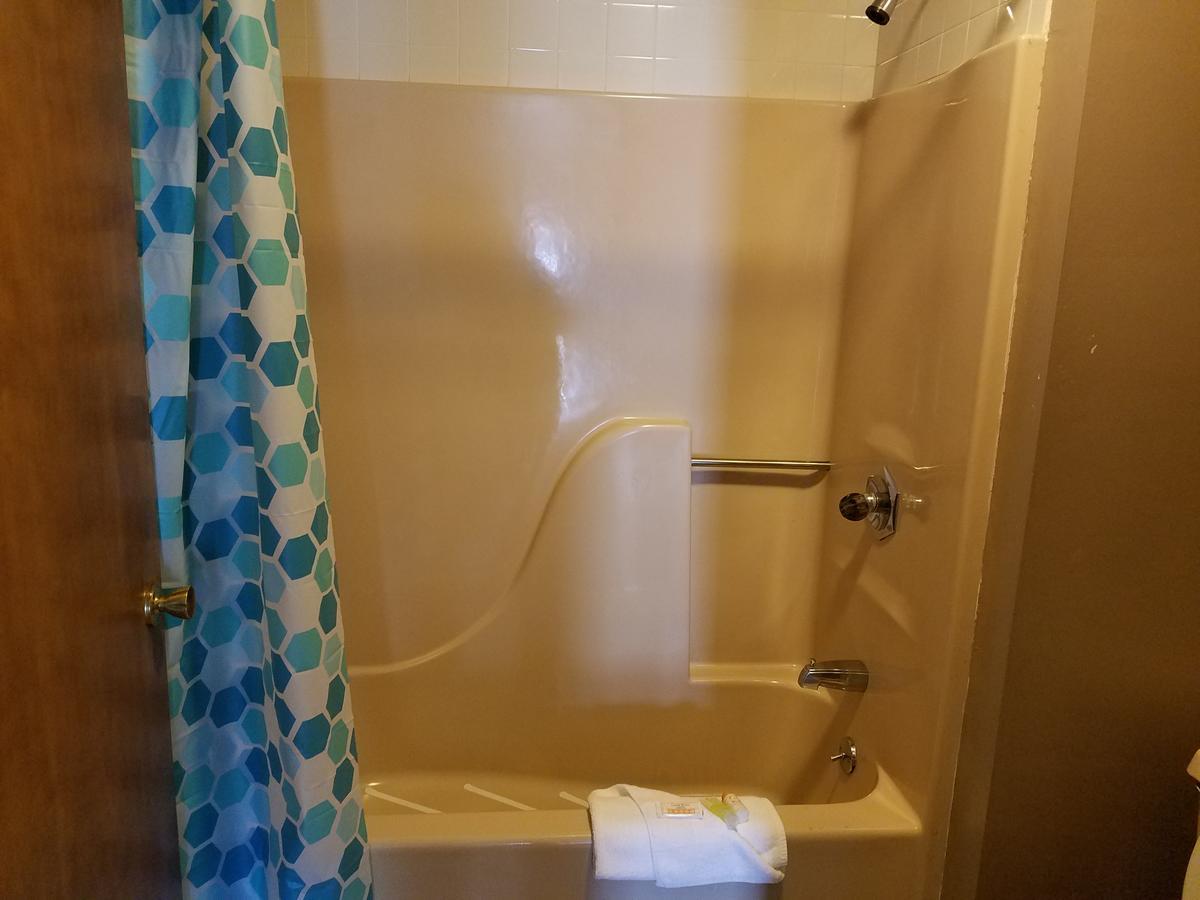 Midwest Inn Paoli Екстериор снимка